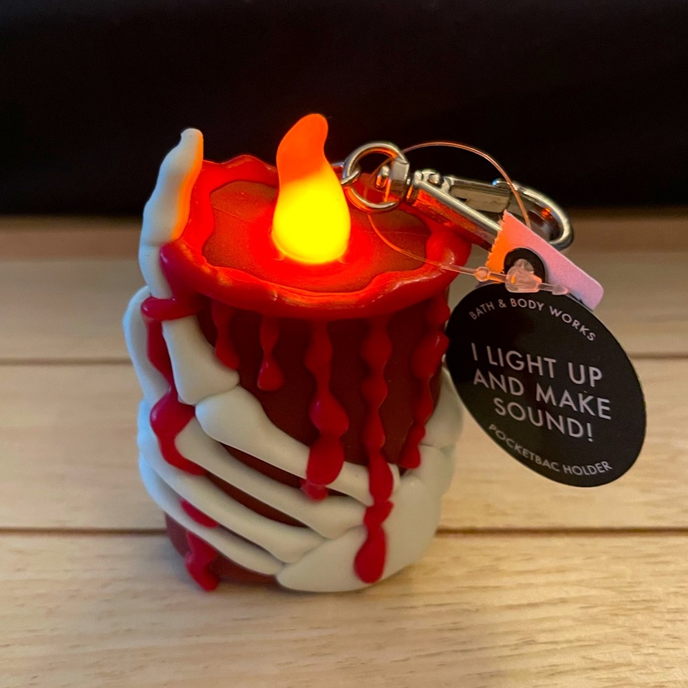 BBW Halloween Skeleton Hand Candle Pocketbac Holder Glows in the Dark